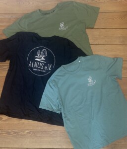 T-Shirts mit dem Logo des Vereins