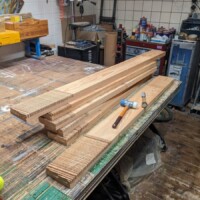 Bretter in einer Werkstatt